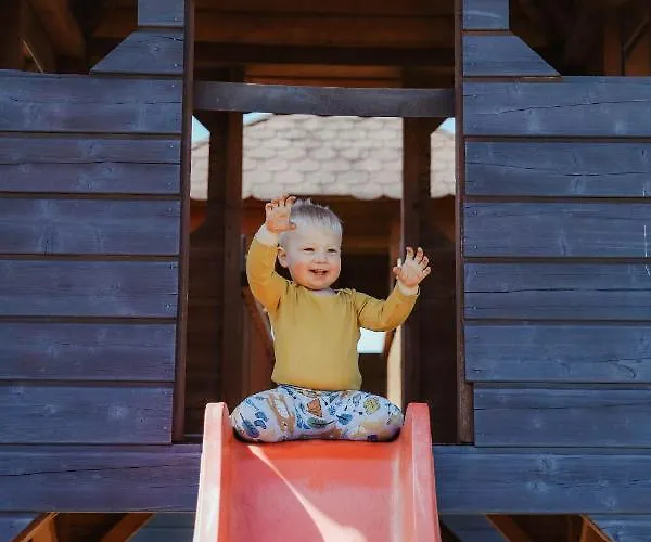 Деревянный коттедж Stare *